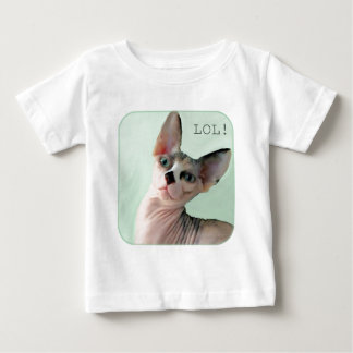 ウィンキーは「笑！」と言う。 ベビーTシャツ