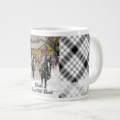 ウィンターアットウエストヒルズファーム2黒い馬 ジャンボコーヒーマグカップ (正面右)