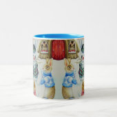 ウィンターウサギ建物スノーバニーウォーターカラーアート ツートーンマグカップ (中央)