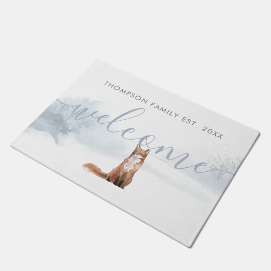 ウィンターウッドランドキツネパーソナライズされたファミリ名 ドアマット (アングル)