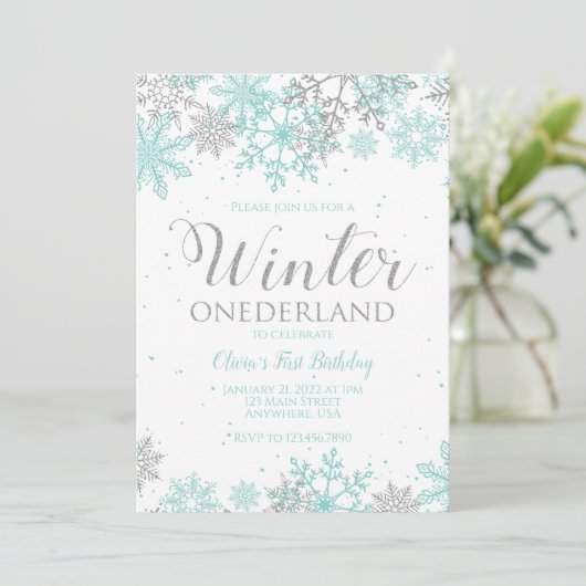 ウィンターオネダーランドファースト誕生日ティール(緑がかった色)雪片 招待状 (スタンド正面)
