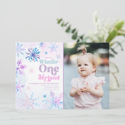 ウィンターオンダーランドスノーフレークスガールファースト誕生日 招待状 (スタンド正面)