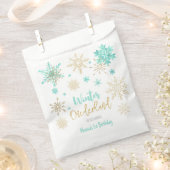 ウィンターオンデルランドのきらきらした雪の結晶の誕生日 フェイバーバッグ (クリップ留めされた状態)