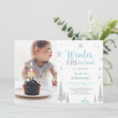 ウィンターオンデーランド、男の子の1歳の写真付き誕生日 招待状 (スタンド正面)