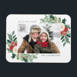 ウィンターガーデン |休日の写真 マグネット<br><div class="desc">愛与え者はウィンターガーデンの休日の写真のマグネットと一緒に使用することを愛する特別な贈り物。休日のマグネットは、赤とアイボリーの水色の花、果実、緑の葉と葉の花束で白い枠にあなたの写真を表示する。名前と磁石の文字を追加して磁石をパーソナライズカスタムする。</div>