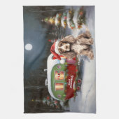 ウィンターコッカースパニエル犬キャラバンクリスマスアドベンチャー キッチンタオル (縦)