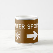 ウィンタースポーツロードサインコーヒーマグ コーヒーマグカップ (中央)