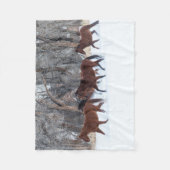 ウィンターズスランニングノーの馬の群れ フリースブランケット (正面)