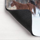 ウィンターズスランニングノーの馬の群れ マウスパッド (コーナー)