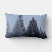 ウィンターツリーズアットドーンモンタナランドスケープ ランバークッション (裏面)