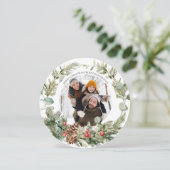 ウィンターパインベリーリースラウンドフォトホリデーカード シーズンカード (スタンド正面)