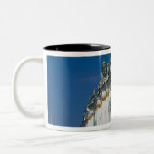 ウィンターパレスとエルミタージュ美術館 ツートーンマグカップ (左)