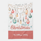 ウィンターホリデーズクリスマス名前をカスタムする キッチンタオル (縦)