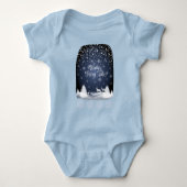 ウィンターホリデーフェアリーテーブルファンタジースノーウェイフォレスト ベビーボディスーツ (正面)