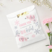 ウィンターワンダーランドピンクとシルバーの誕生日パーティー フェイバーバッグ (封をした状態)