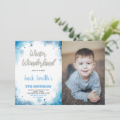 ウィンターワンダーランド誕生日招待状ブルーフォト 招待状 (スタンド正面)