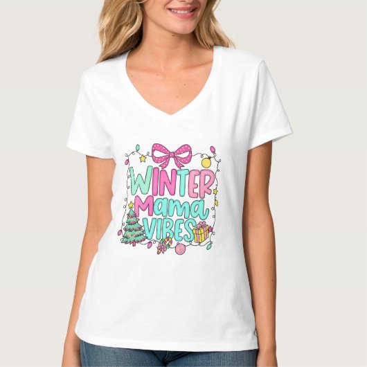 ウィンター・ママ・バイブス かわいいクリスマスアート Tシャツ (正面)