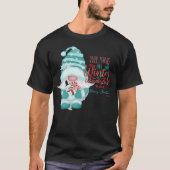 ウィンタ―ワンダーランドを歩くノーム クリスマス Tシャツ (正面)