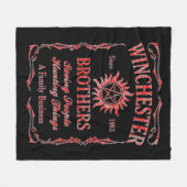 ウィンチェスター・ブラザーズ1983年以来（赤） フリースブランケット (正面(横))