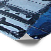 ウィンドウの隣のMS VALDEZ ポスター (角)