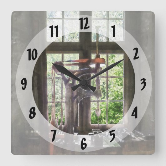 ウィンドウ別のドリル押下 スクエア壁時計 (正面)