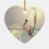 ウィンドサーフィンをするスポーツのオーナメント セラミックオーナメント (正面)