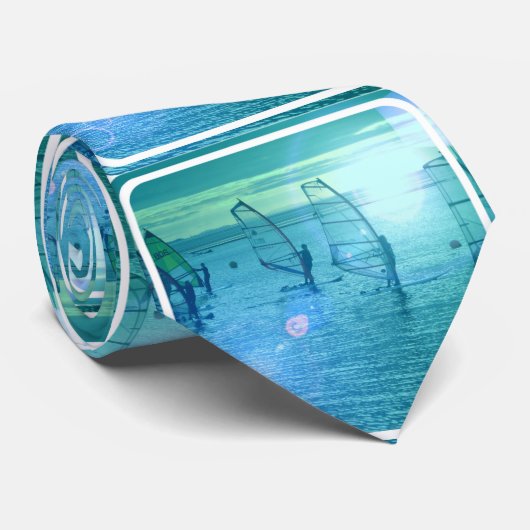 ウィンドサーフィンをするデザイン ネクタイ (ロール)