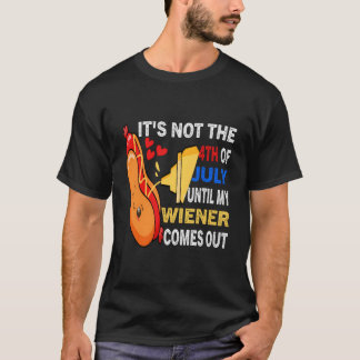 ウィンナーが届くまで、独立記念日とは言わない Tシャツ