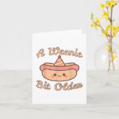 ウィンナー・ビット・オールデーはかわいい面白いホットドッグ誕生日 カード (黄色い花)
