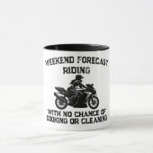 ウィークエンド予報はバイク乗り...面白いバイクデザイン マグカップ (中央)