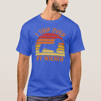 ウィーナーでつまづく ダックスフント 犬 おもしろ洒落 ダ Tシャツ