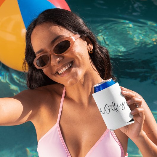 ウィーモダンブラックスクリプトダイヤモンド 缶クーラー