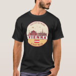ウィーンオーストリアシティスカイラインエンブレム Tシャツ<br><div class="desc">ウィーンのミニマルなカラフルアートデザインで、オーストリアのモニュメントとランドマークを特集。</div>