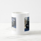 ウイリーのクラシックなジープ コーヒーマグカップ (中央)