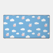 ウイング飛んでいる模様の豚かわいい子豚 デスクマット (正面)