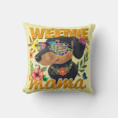 ウインナソーセージママ装飾用クッション クッション (正面)