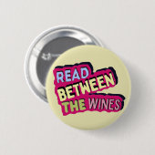 ウイ読ンの間で、本の恋人とワインのドリンカー 缶バッジ (正面&裏面)