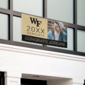 ウェイクフォレスト大学 | WF 横断幕 (ビルの外側)