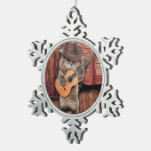 ウェスタンキャットカウボーイミュージシャンとギター スノーフレークピューターオーナメント (右)