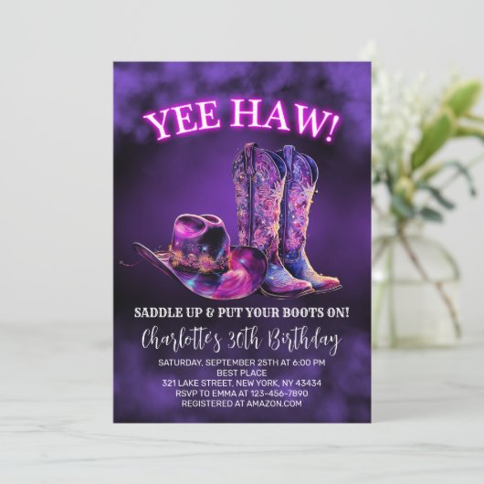 ウェスタン女性のカーボーイバースデーパーティーパープルネオン 招待状 (スタンド正面)
