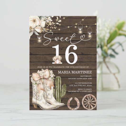 ウェスタン女性のカーボーイホワイトブーツウッドスウィート16誕生日 招待状 (スタンド正面)