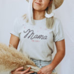 ウェスタン女性のカーボーイロデオパーソナライズされたママ Tシャツ<br><div class="desc">小さな女性のカーボーイのマ最高のマに最適な贈り物を探して？この西洋のママのシャツは全ての国のママに最適なプレゼント！「マユニークマ」と言うロープフォントはピンクの星に囲まきらめくれている。簡単をカスタマイズして年。これは素晴らし、新しいママ、ママ、ママ、ママ、友最高の人、または特別な小さな女性のカーボーイを愛する人のための贈り物である。一致するアイテムの詳細については、コレクション全体を参照する</div>