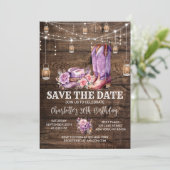 ウェスタン素朴女性のカーボーイ日付の保存誕生日 招待状 (スタンド正面)