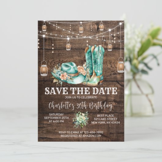 ウェスタン素朴女性のカーボーイ日付の保存誕生日 招待状 (スタンド正面)