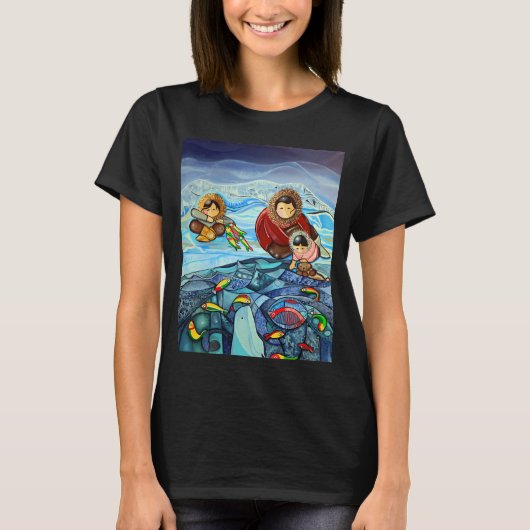 ウェットスーツの女の子。釣りをする女の子。ラテン系。 Tシャツ (正面)