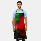 ウェットレッドチューリップフラワーオングリーン エプロン (着用した状態)