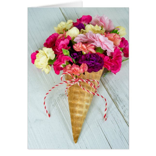 ウェッフルコーンのネームデーカーネーションの花束 (正面)