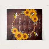 ウェディングシャワーのために花嫁が蜂になるひまわりがテーマの木製看板 タペストリー (正面(横))