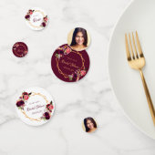 ウェディングシャワーのワインレッドの花の写真 コンフェッティ (グループ)