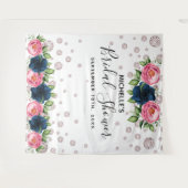 ウェディングシャワーブルーピンクの花飾り白いダイヤモンド タペストリー (正面(横))